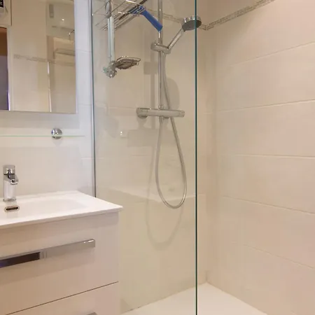 Confortable Appartement 4 Pieces, 8 Personnes, Parking, Terrasse Exposee Sud - Fr-1-263-452 Apartment *